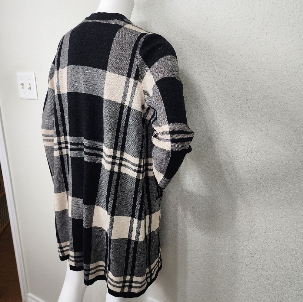Torrid Plaid Black Cream Open Cardigan Size 0/10 - Picture 6 of 13